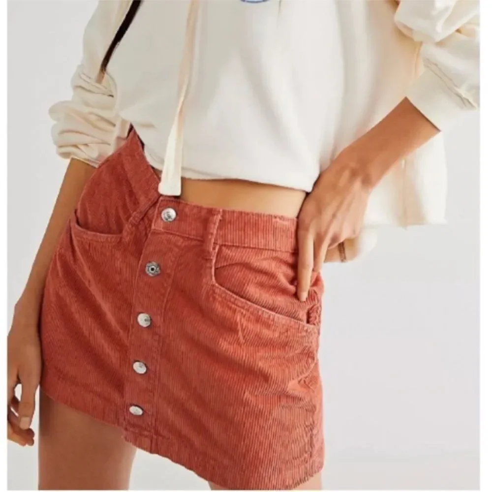 FREE PEOPLE Ray Button Front Corduroy‎ Mini Skirt Rust Pink Fall Size 8 New